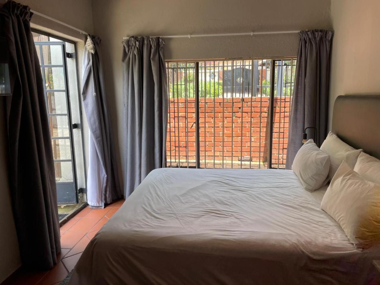 The Wild Peach - Menlyn Hotel Pretoria Luaran gambar